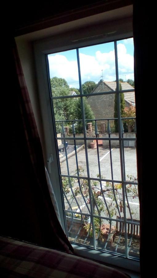 The Lincolnshire Poacher Inn Metheringham Ngoại thất bức ảnh